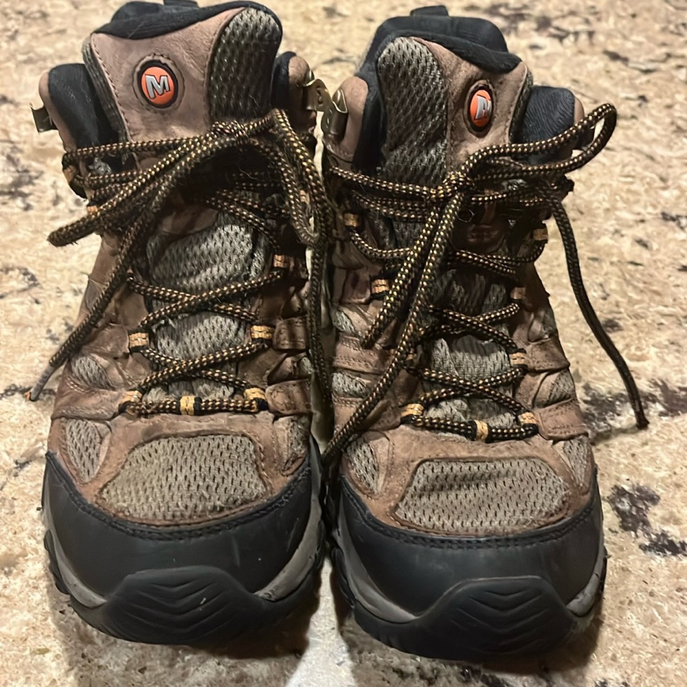 Merrell J035839 Men's MOAB 3 MID Waterproof Hikers Earth SZ 8.5